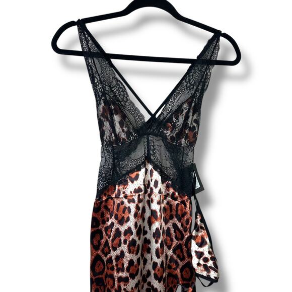 Frederick's Of Hollywood NWT Rosalina Rose Lace Satin Nightgown Maxi Gown Small - Picture 4 of 12